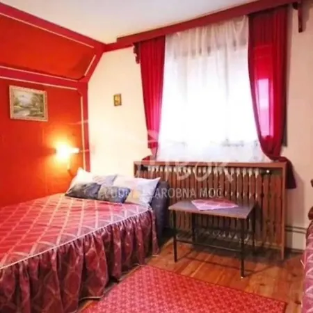 Miris Borova Centar זלאטיבור